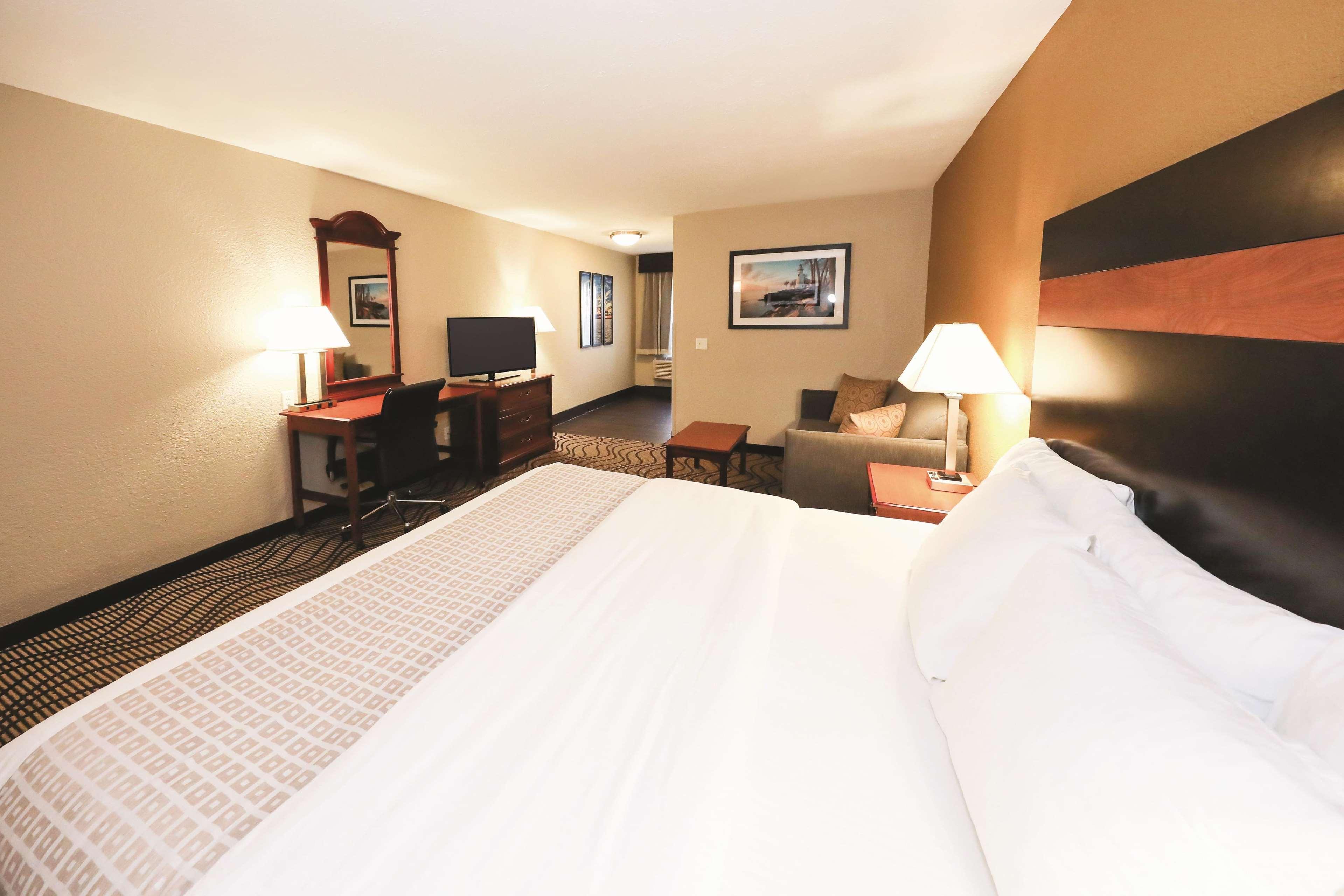 La Quinta Inn By Wyndham Sandusky Near Cedar Point Exteriör bild