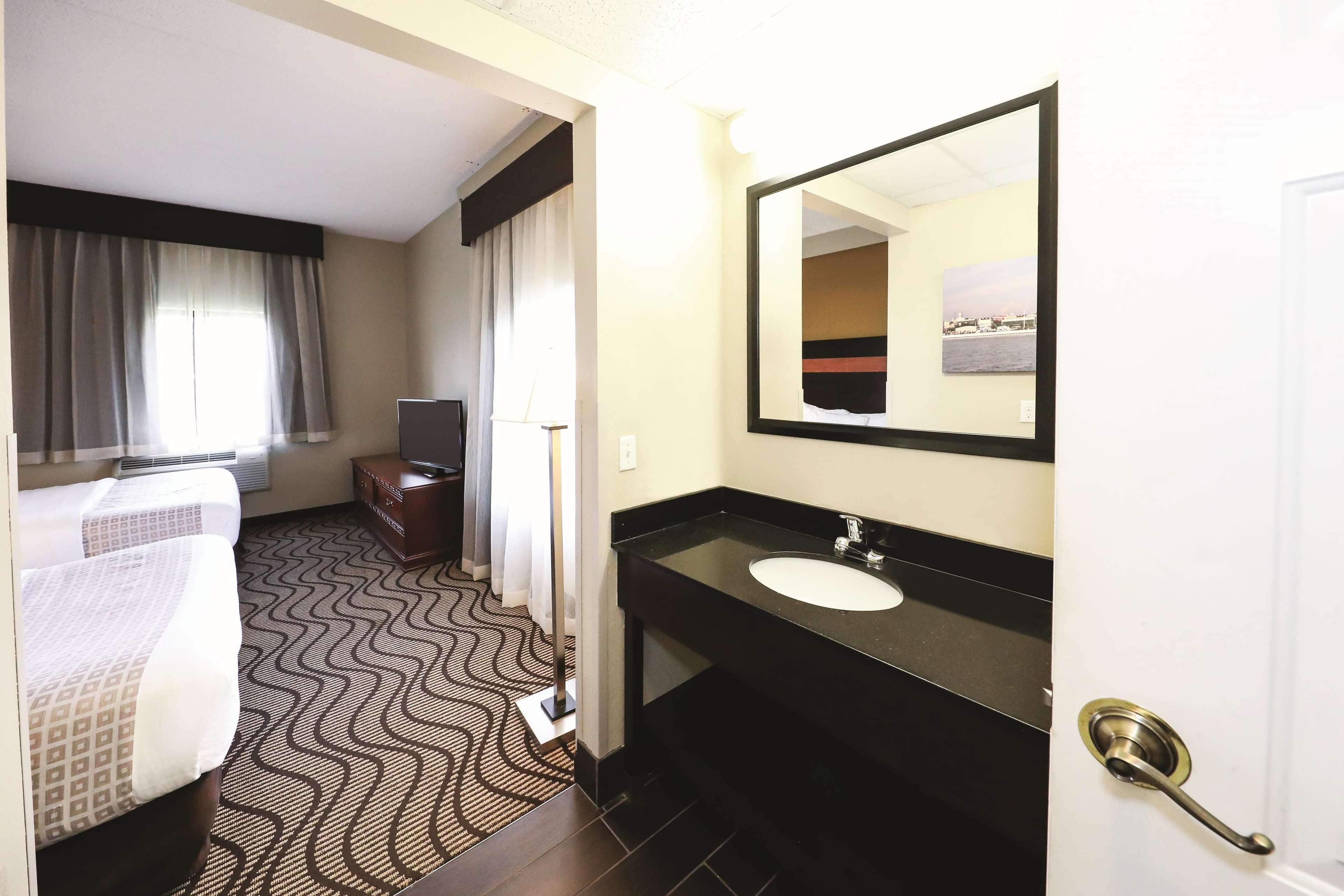 La Quinta Inn By Wyndham Sandusky Near Cedar Point Exteriör bild