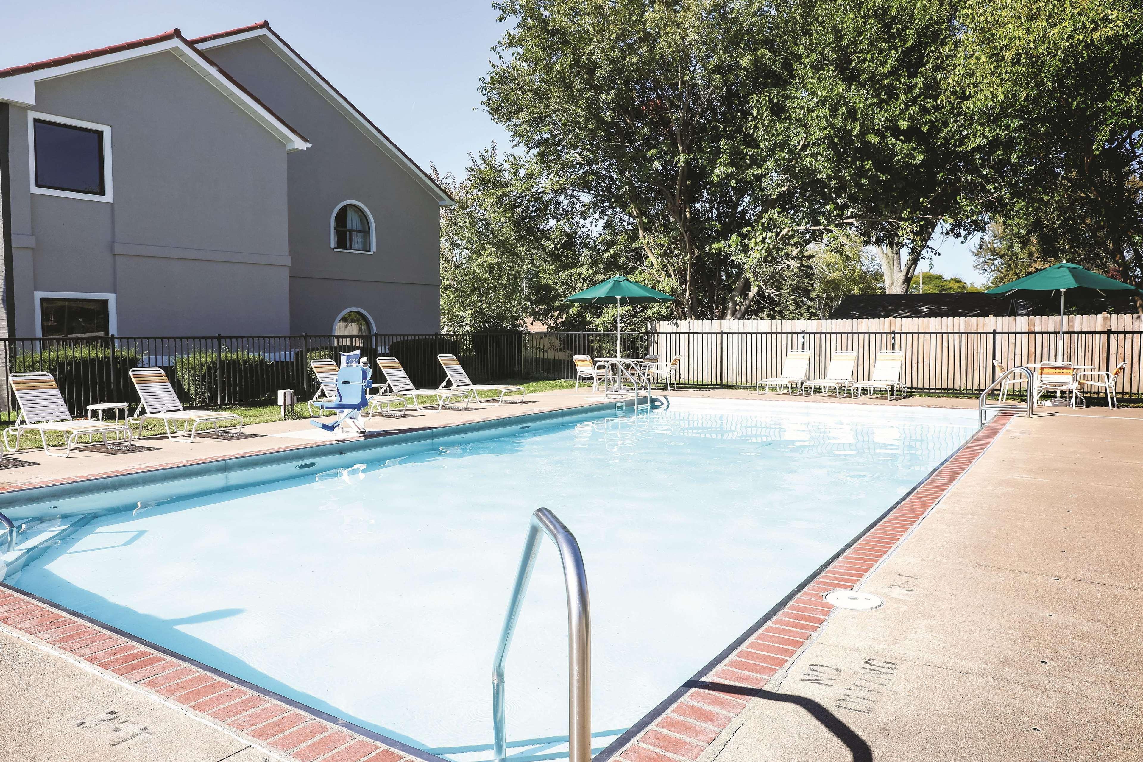 La Quinta Inn By Wyndham Sandusky Near Cedar Point Exteriör bild