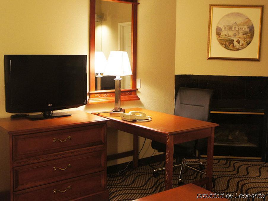 La Quinta Inn By Wyndham Sandusky Near Cedar Point Exteriör bild