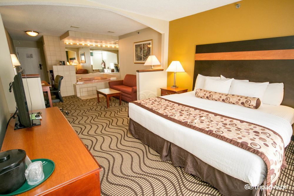La Quinta Inn By Wyndham Sandusky Near Cedar Point Exteriör bild