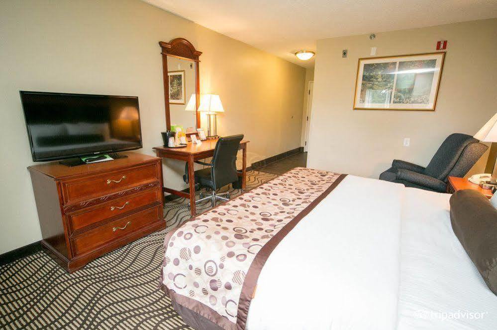 La Quinta Inn By Wyndham Sandusky Near Cedar Point Exteriör bild